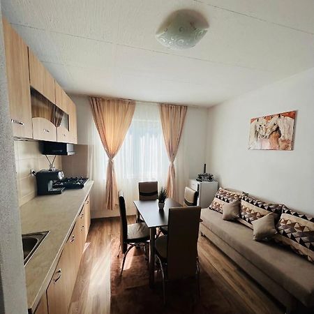 Apartament Yasmy Apartment Orsova Exterior photo