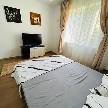 Apartament Yasmy Apartment Orsova Exterior photo